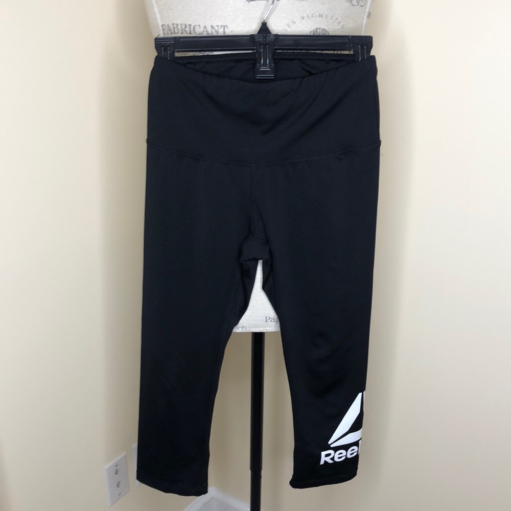 Reebok Athletic Crop Leggings Size Small Black With White Logo